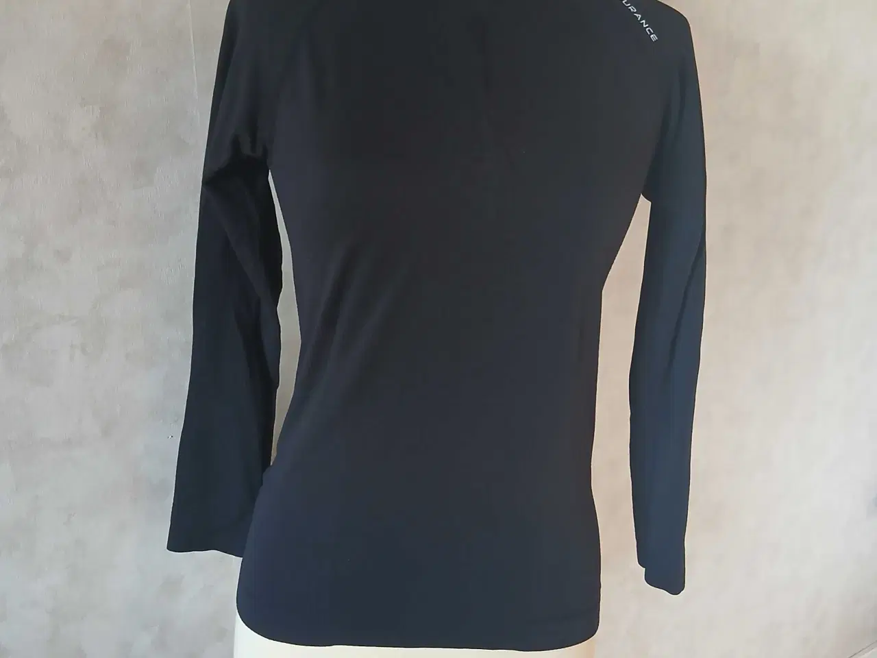 Billede 1 - Endurance løbetrøje str S