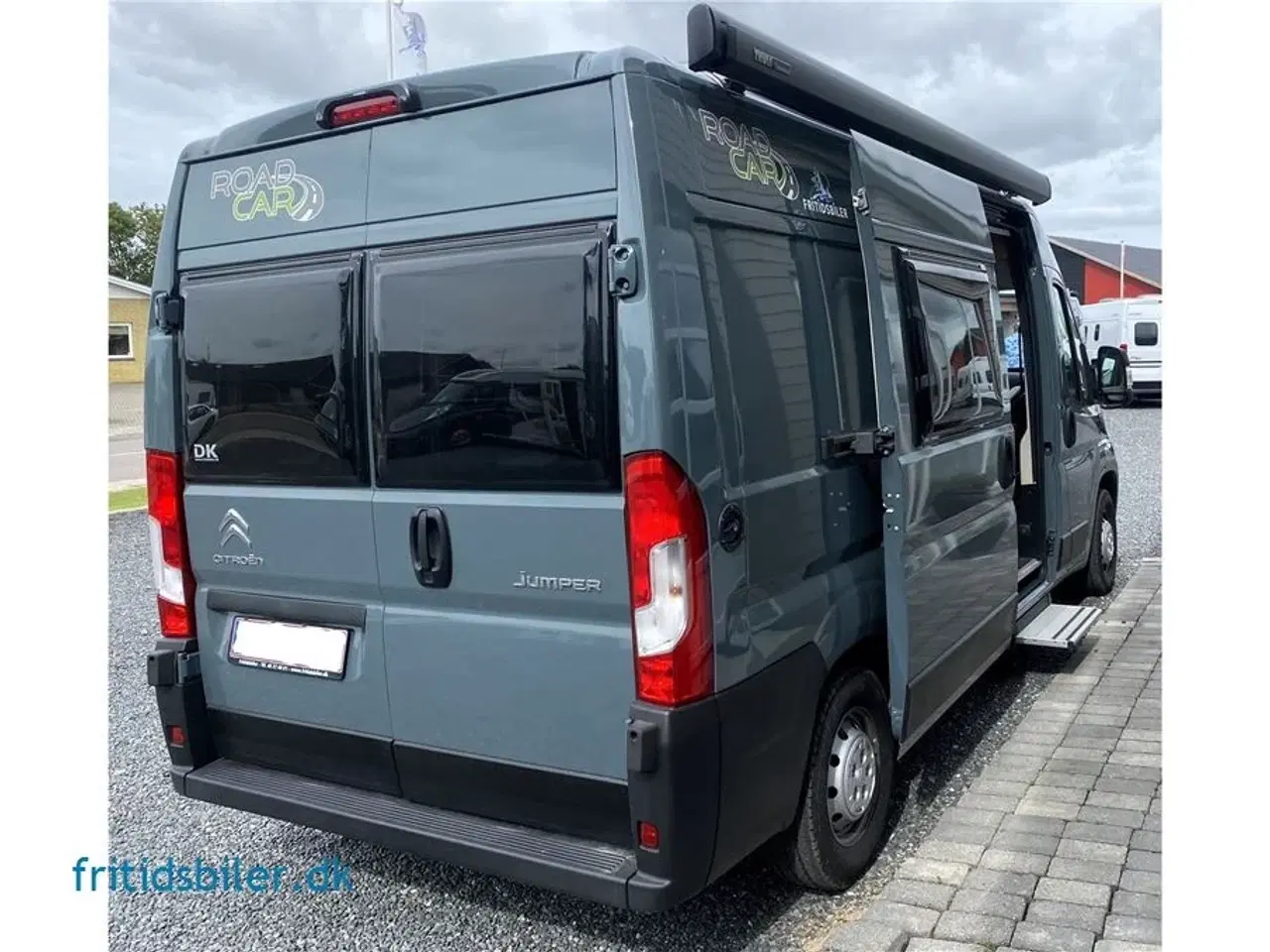 Billede 4 - 2023 - RoadCar R 600 140 Hk   Roadcar R600 Med hævetag og plads til 4 personer sovende den perfekte campervan til familien der vil opleve verdenen