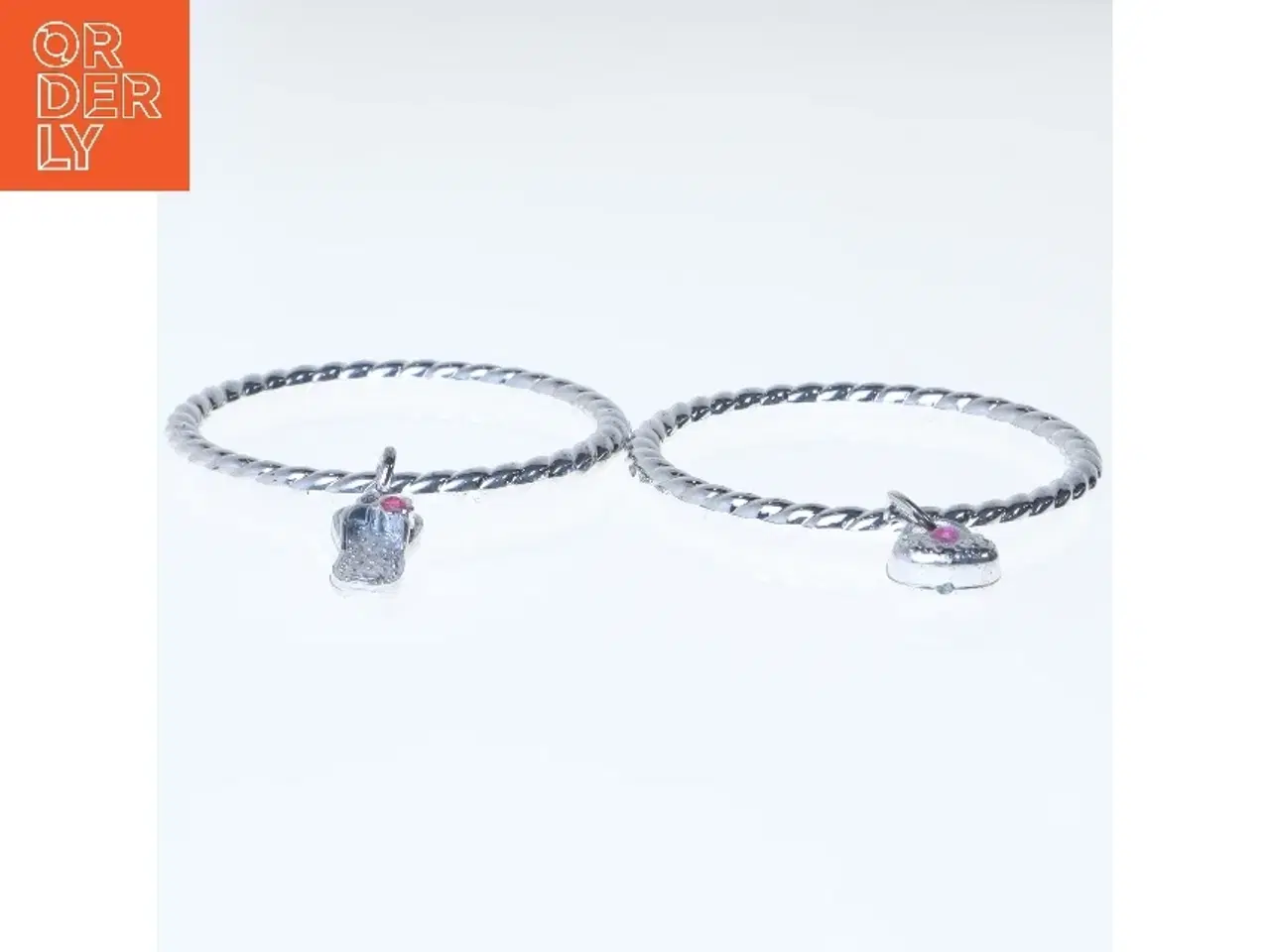 Billede 2 - Sølv armbånd med charms (str. Ø 6,5 cm)