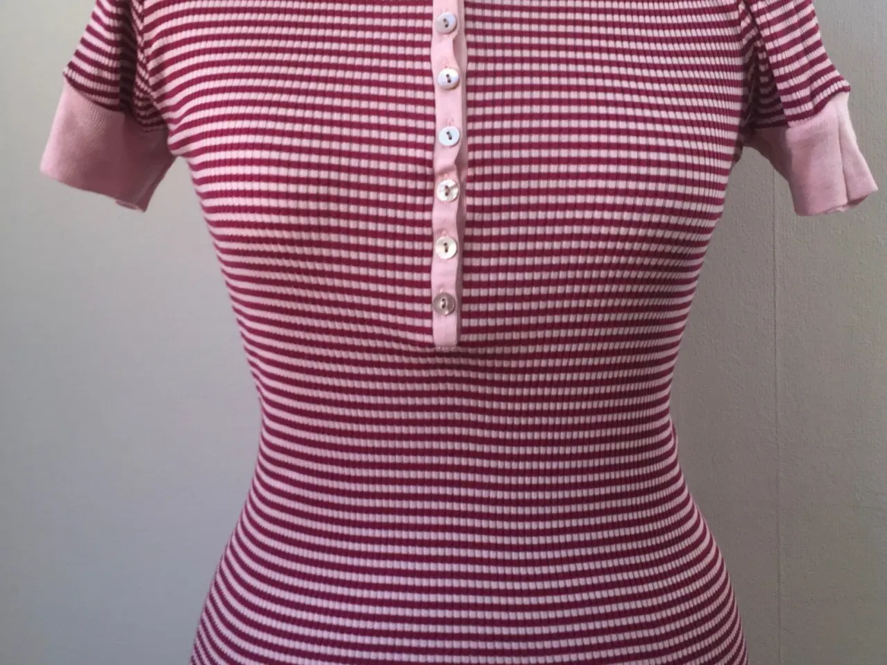 Billede 1 - Rosemunde, to bluser, str L