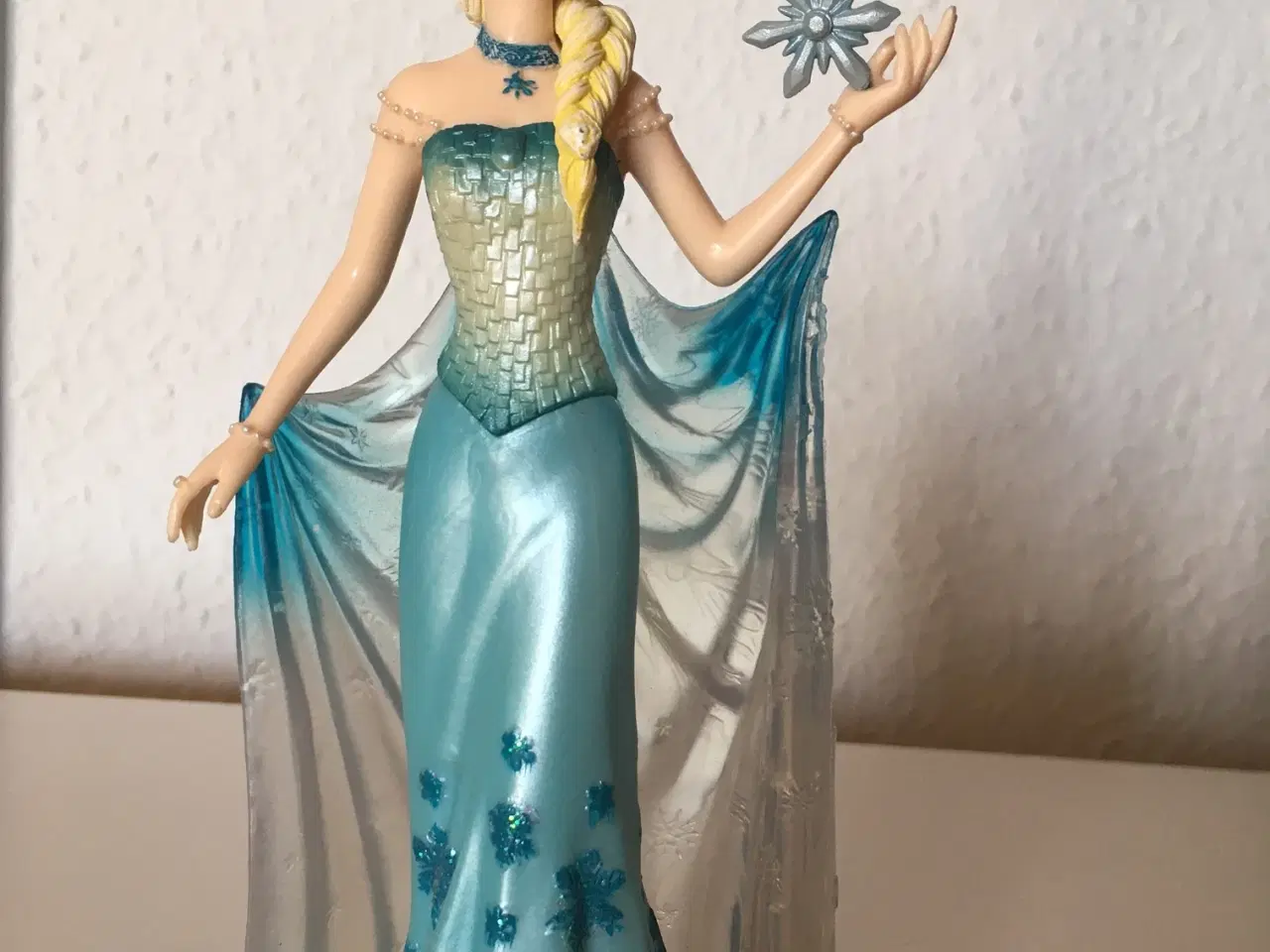 Billede 3 - Smuk Elsa Figur