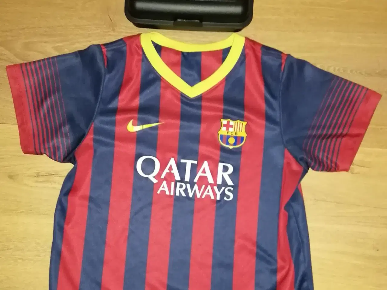 Billede 2 - FC BARCELONA 2013-14 STR. 6/7 ÅR OG FCB MADKASSE