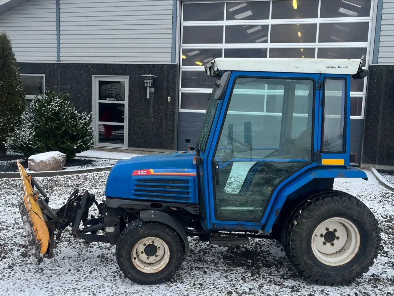 Billede 8 - Iseki 330 Med frontlift, sneplov og lukket kabine