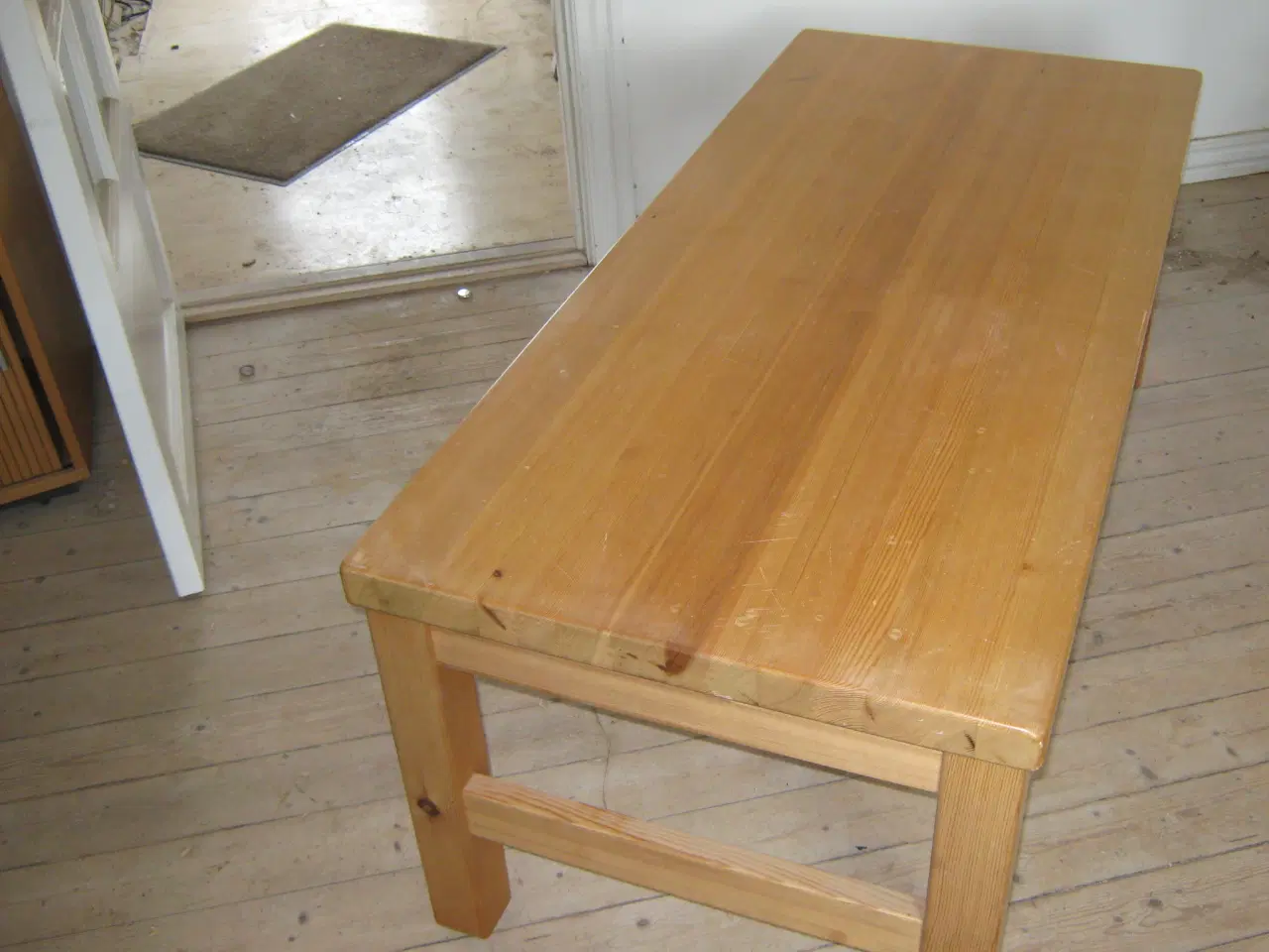 Billede 1 - sofabord i massiv fyrretræ