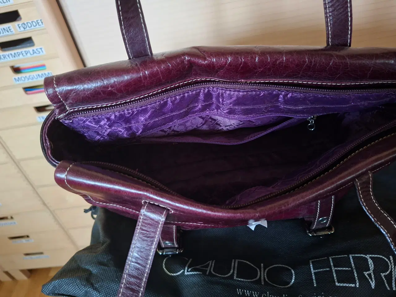Billede 6 - Ny Bordeaux Claudio Ferrici  Taske