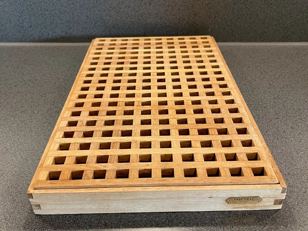 Billede 1 - Trip Trap,  brødskærerist i teaktræ.