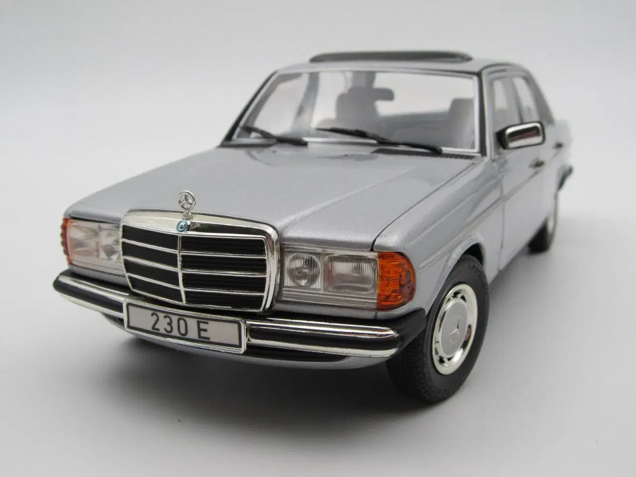 Billede 7 - 1979 Mercedes-Benz 230 E Type W123 - 1:18