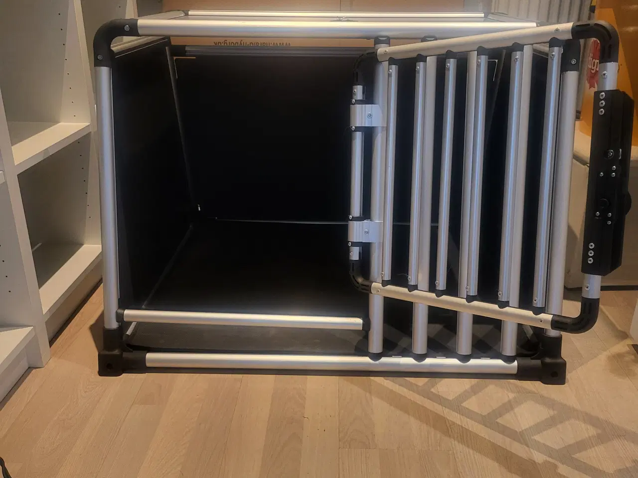 Billede 2 - Hundebur SafeCrate ELITE F4 til passat B8 variant