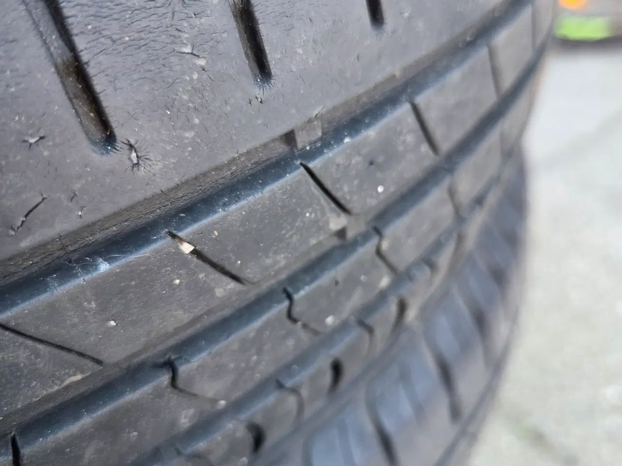 Billede 2 - hyundai i10 2012 sommerdæk med fælge og kapsel