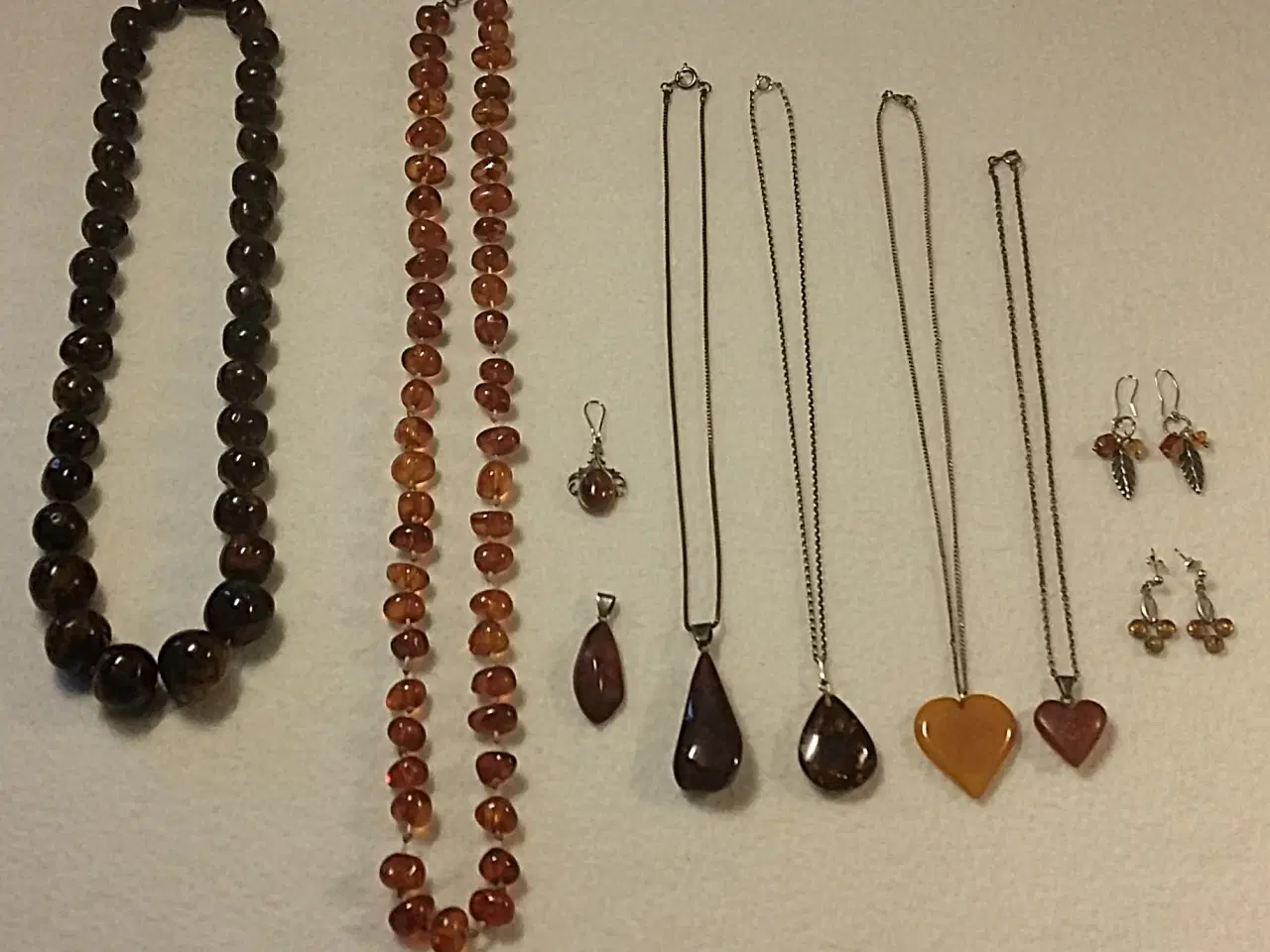 Billede 1 - RAV SMYKKER HALSKÆDER, VEDHÆNG OG ØRERINGE