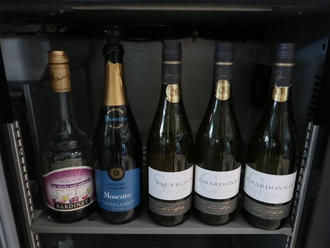 Billede 4 - Stort parti vin mm. I anbrud