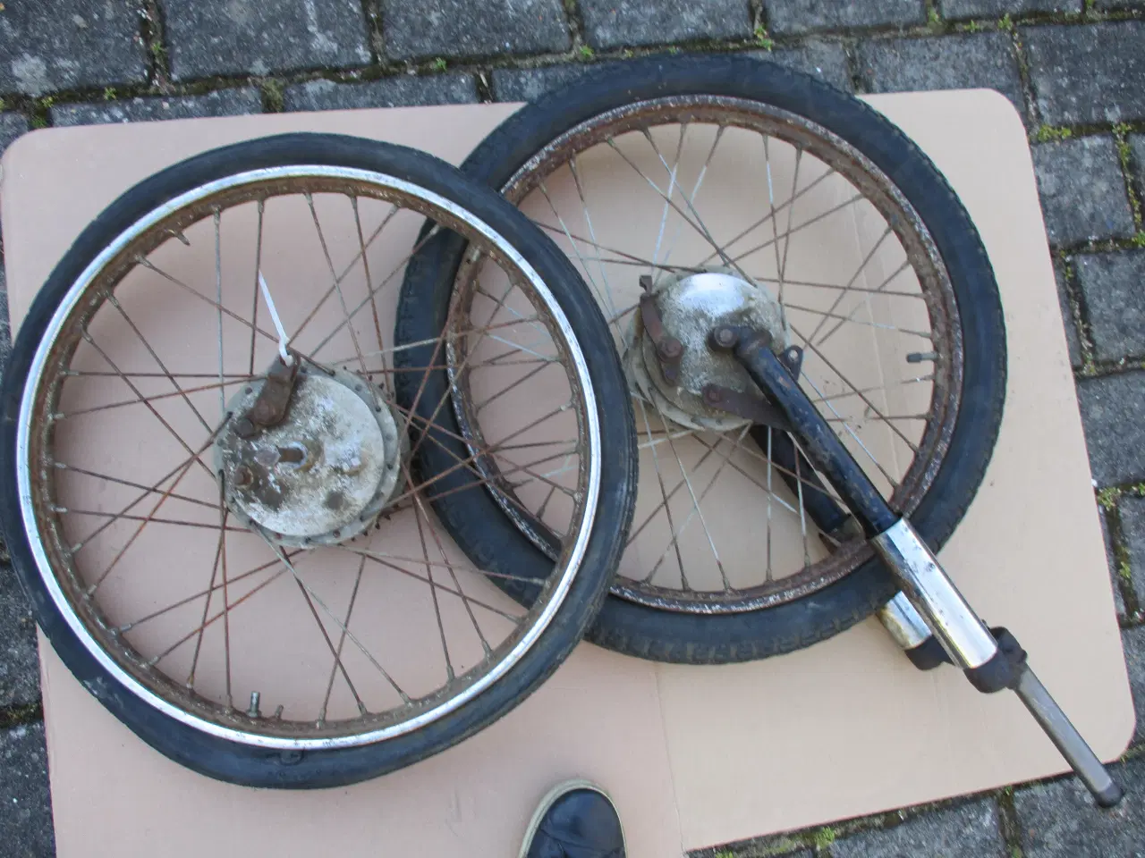 Billede 1 - hjulsæt  og forgafel  til puch ms50 super
