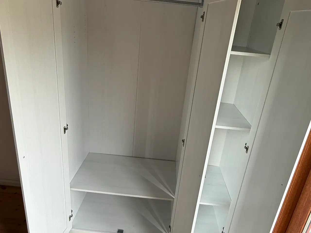 Billede 3 - 2 pæne garderobeskabe fra IKEA