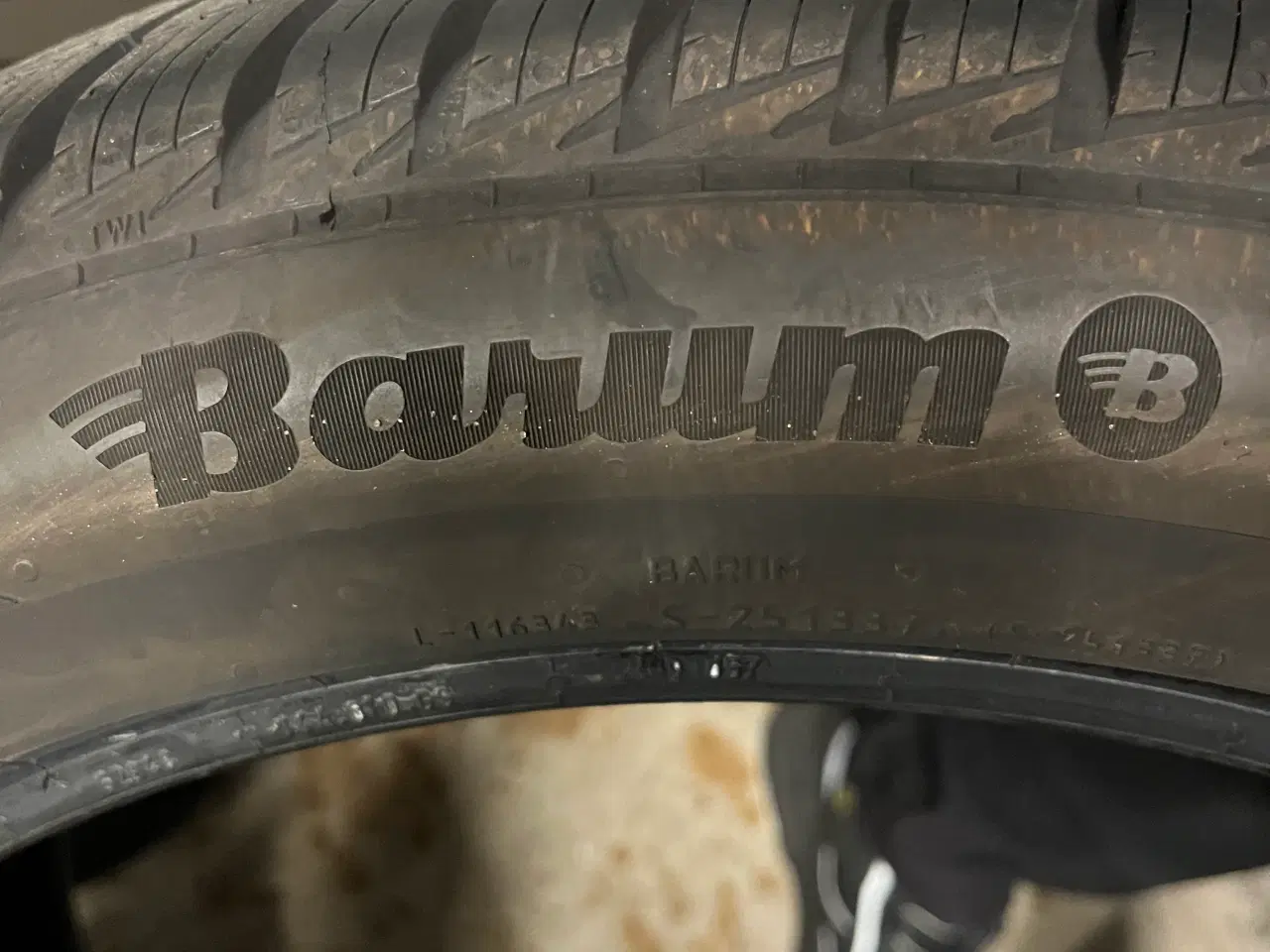 Billede 2 - Vinterdæk 215/50 R 18V Barum ( conti )