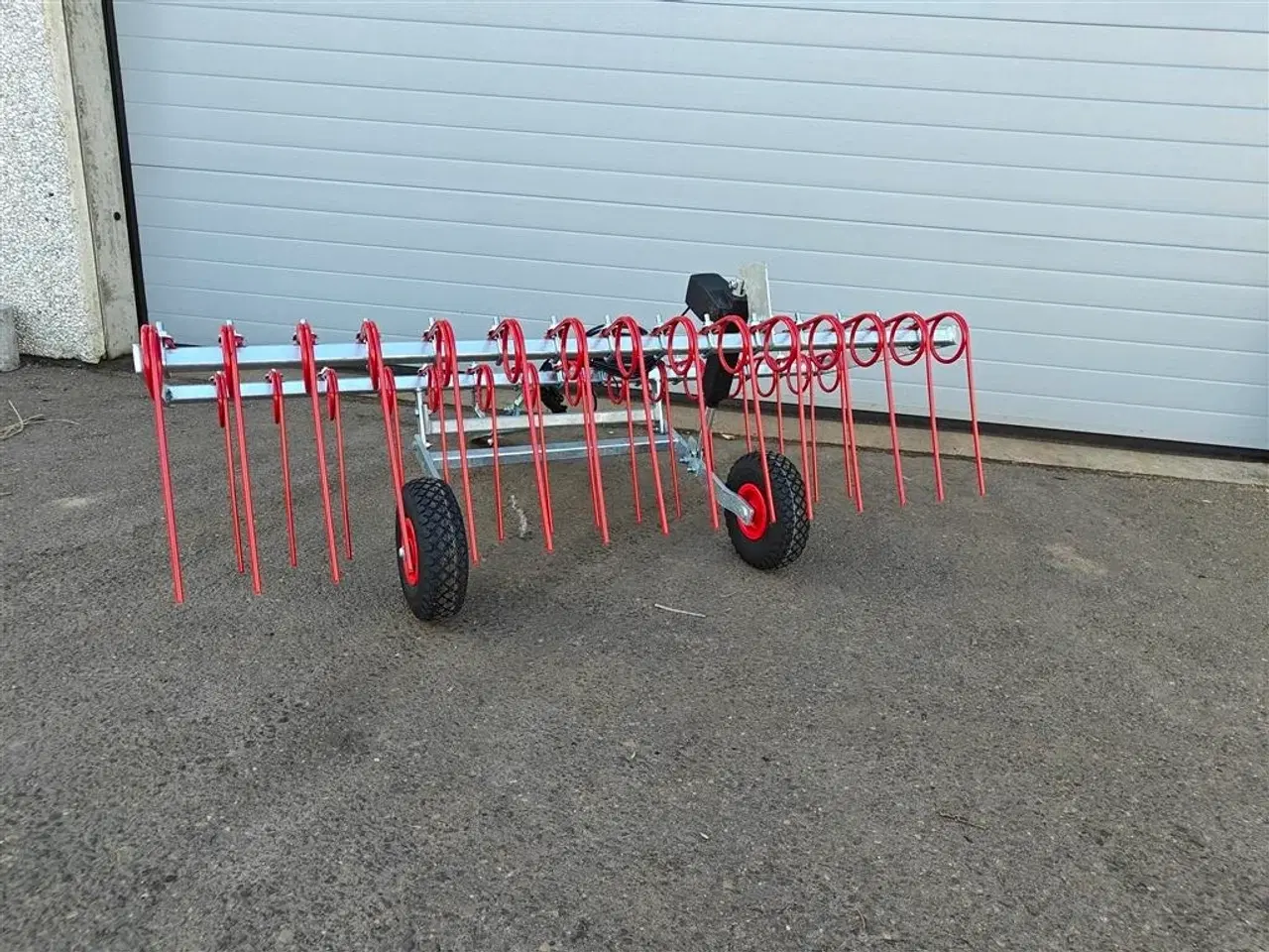 Billede 4 - Anker Bjerre Riven Gårdspladsharve 150cm Elektrisk hæve/sænk og kugletræk