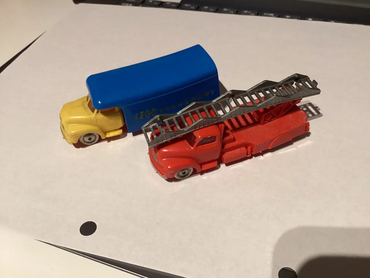 Billede 1 - To Lego biler