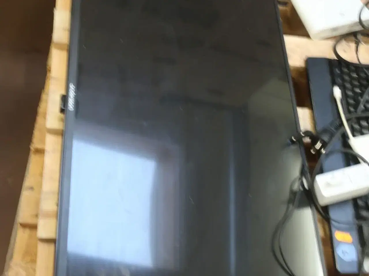 Billede 2 - Skærm, tastatur, radio m.m.