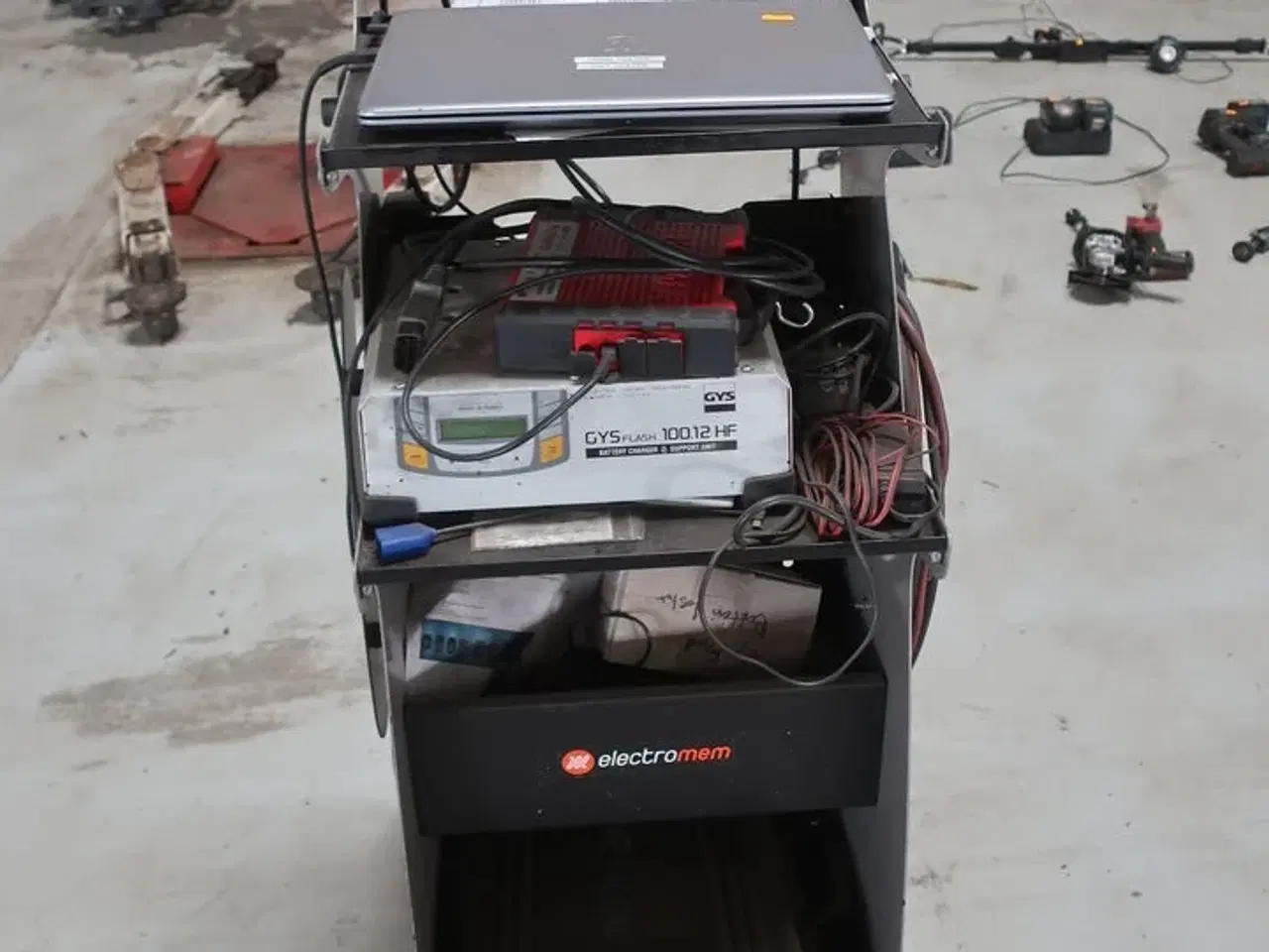 Billede 1 - Batteritester samt diagnosetester på vogn