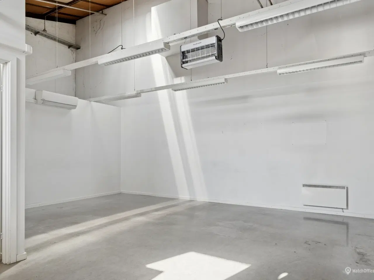 Billede 7 - Lager til leje i Glostrup med høj loftshøjde og porte samt central placering nær Ring 3 og E45
