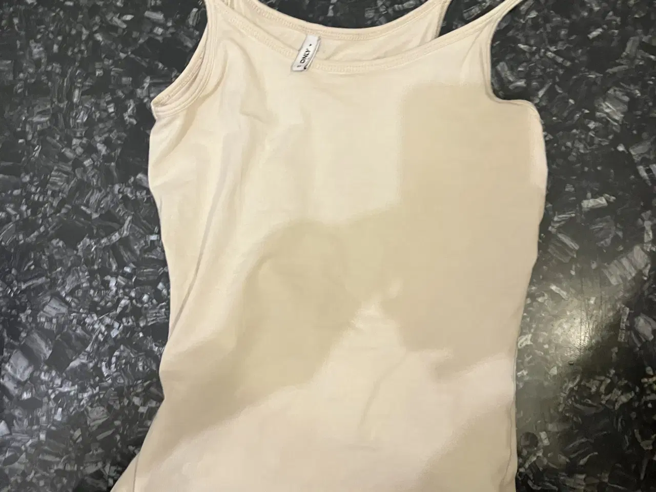 Billede 2 - ONLY Tanktop i størrelse XS, farven hvid