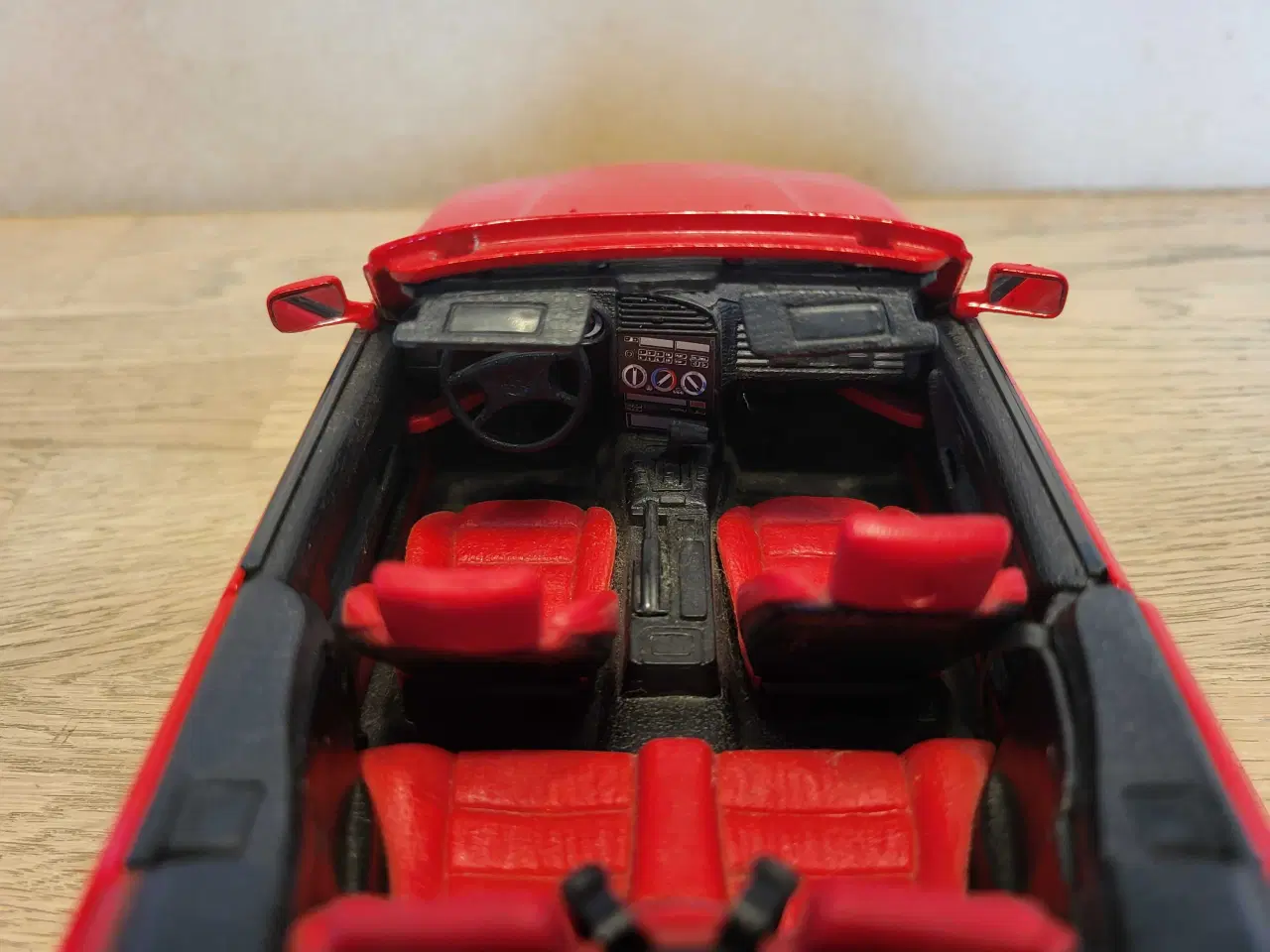 Billede 3 - Modelbil, BMW 325i Cabriolet 1993.  Skala 1/18.