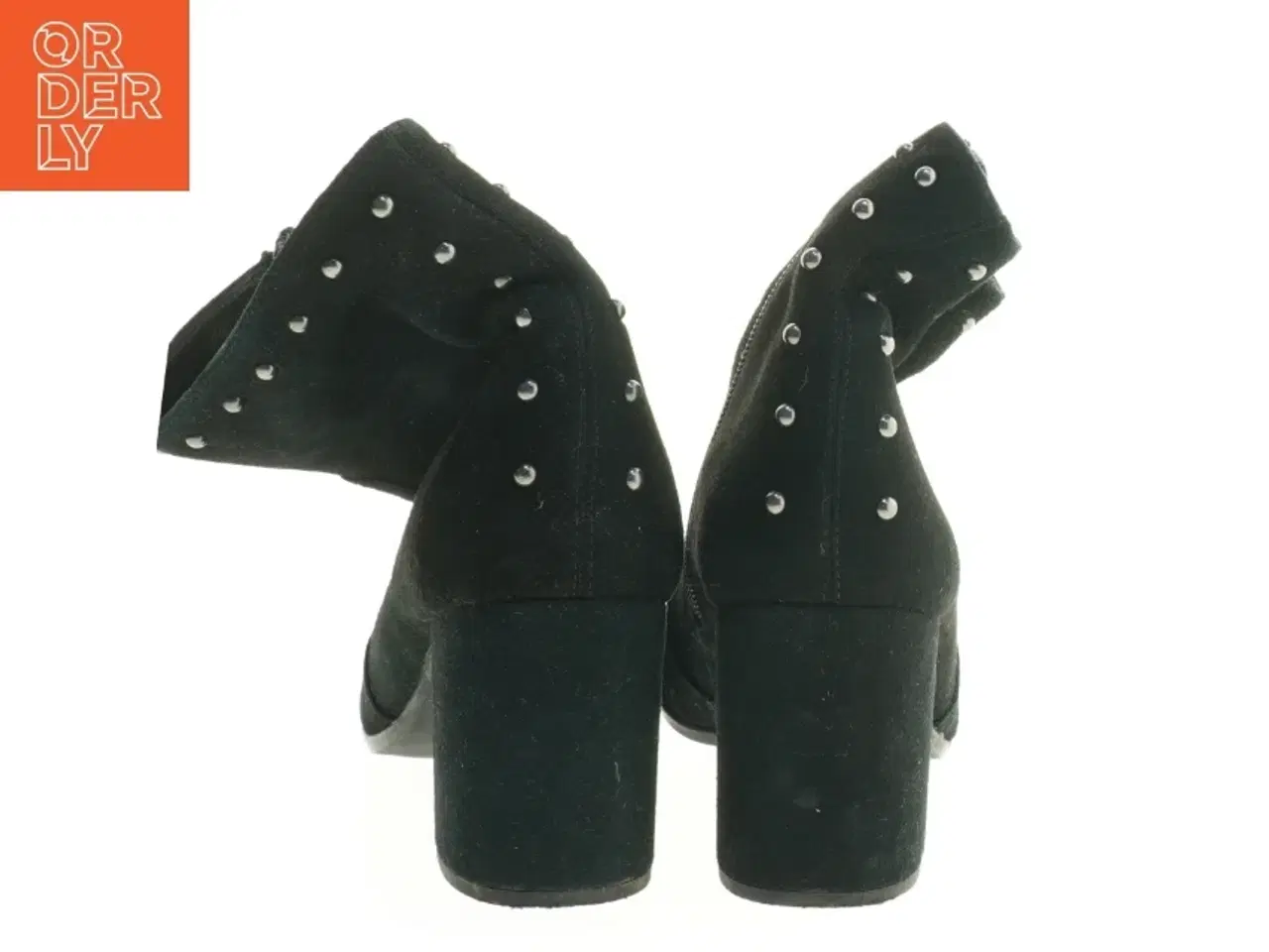 Billede 2 - Sort støvle med nitter fra Unisa (str. 39 )