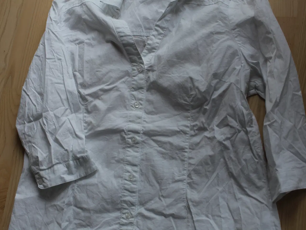Billede 4 - Nederdel, t-shirt og skjorte, Blandede, str. 42/44