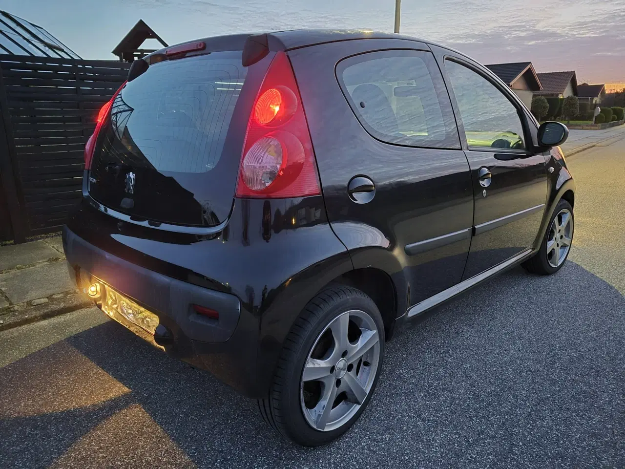 Billede 4 - Økonomisk og velkørende bil sælges LAV KM!