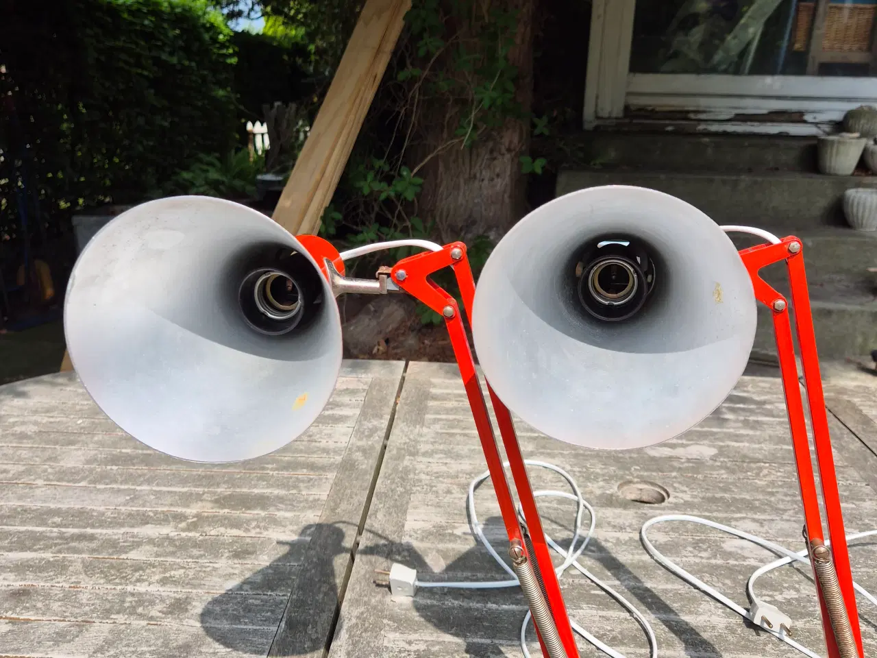 Billede 7 - To røde arkitektlamper med vægbeslag 
