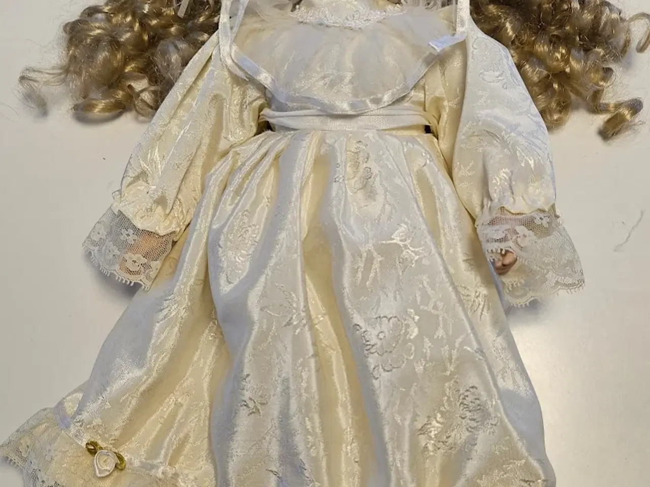 Billede 1 - 2 stk. Vintage porcelænsdukke fra 1980/90'erne.