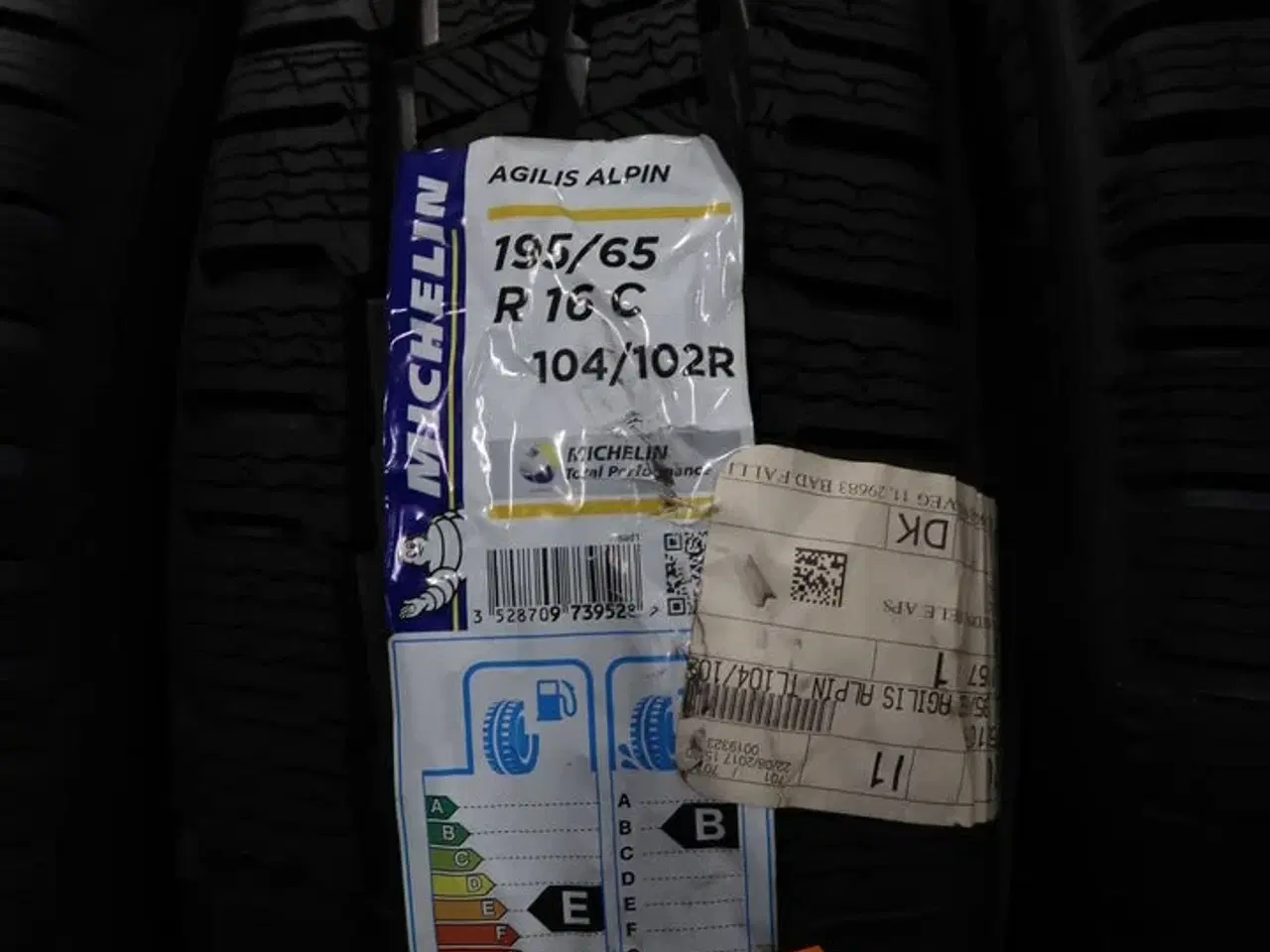 Billede 2 - 2 stk. dæk