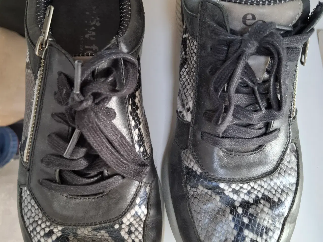 Billede 1 - New Feet Damesko med lynlås og snøre