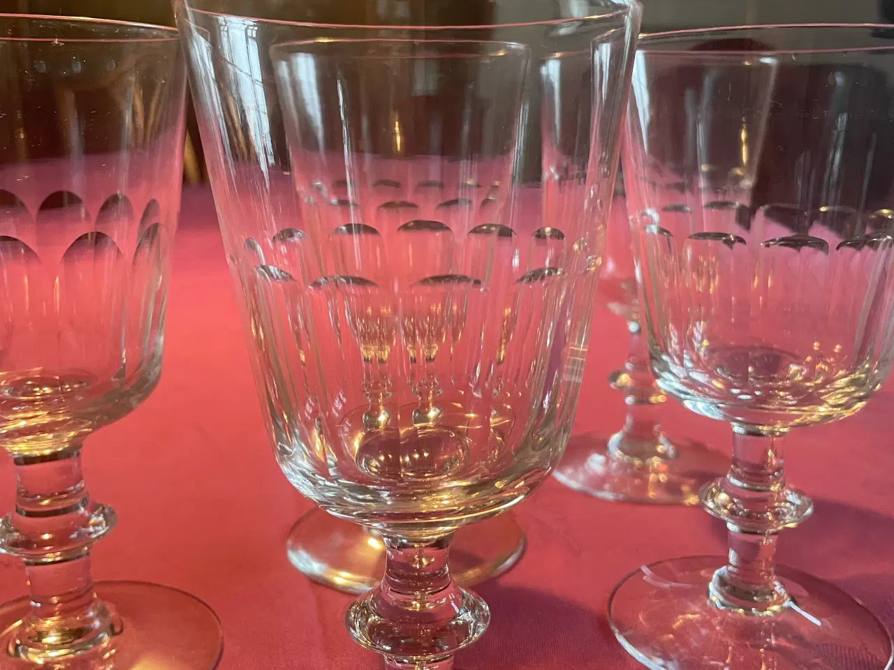 Billede 1 - 5 antikke Christian d. VIII rødvinsglas 