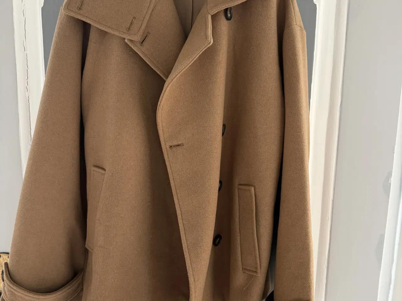 Billede 1 - Flot jakke med 31 % uld