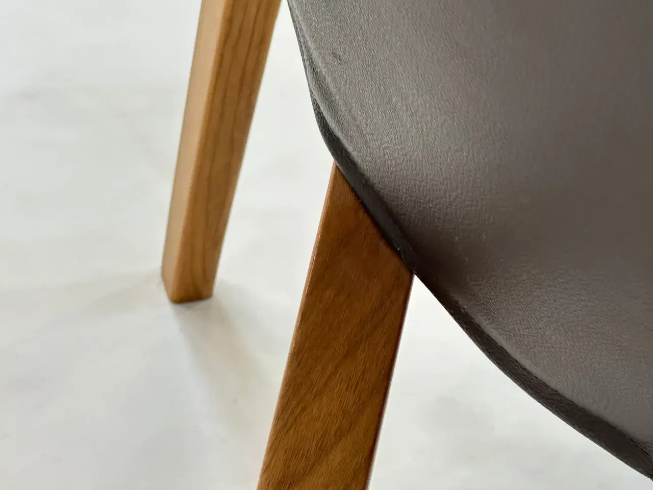 Billede 6 - Cassina P22 Wingback Lounge Chair Loungestol – Grå med Træ Stel