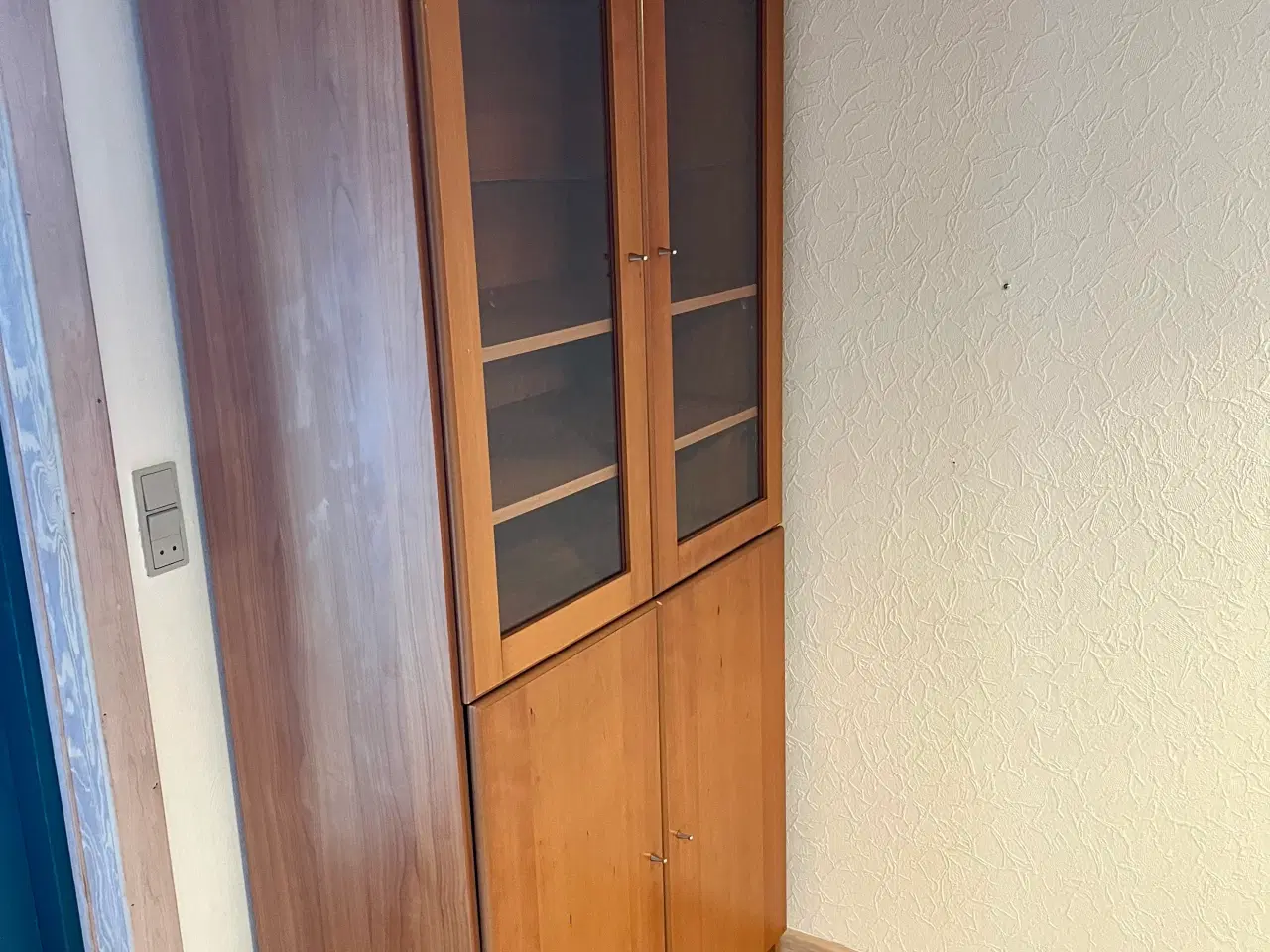 Billede 1 - Stort skab