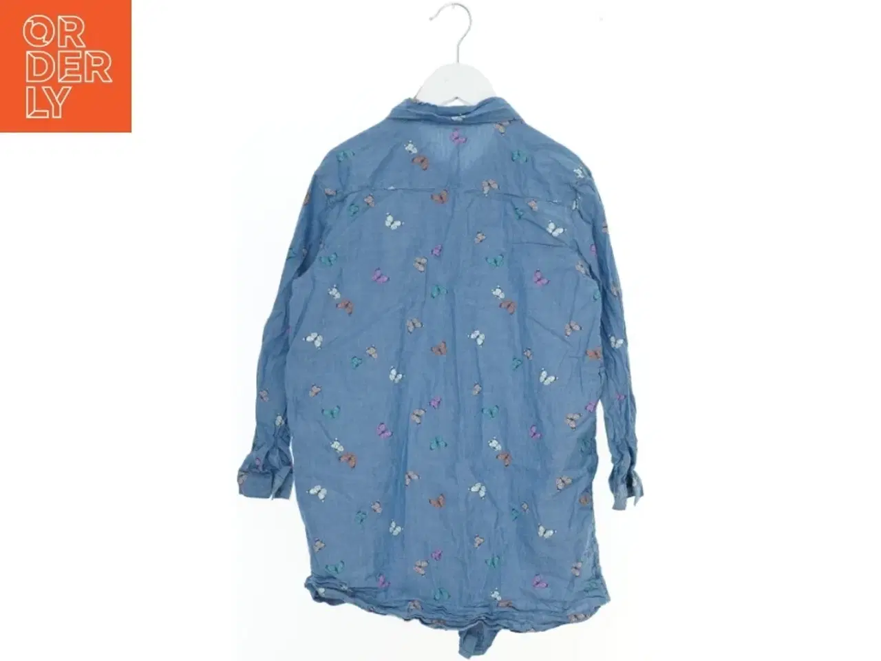 Billede 2 - Blå skjorte med sommerfugletryk fra H&M (str. 128)