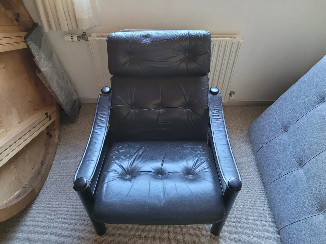 Billede 3 - 🛋️ Lænestol i brun læder – flot retrodesign ✨