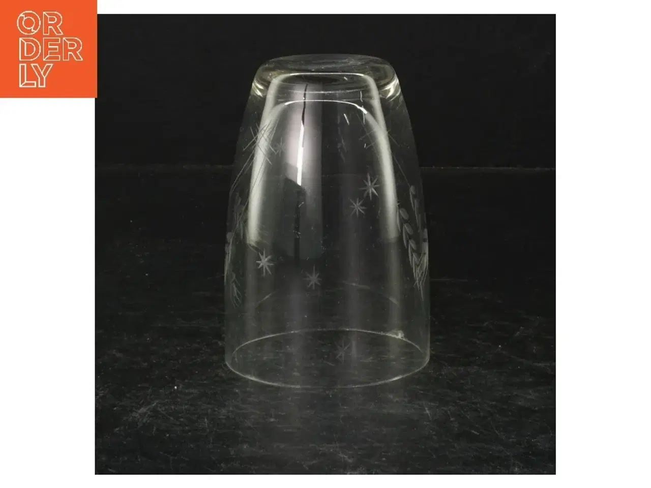 Billede 1 - Graveret glasvase (str. Ø 8 cm. længde, 11,5 cm)