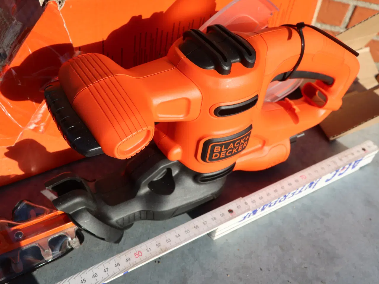 Billede 3 - Black & Decker 420W letvægts hækkeklipper 220 V