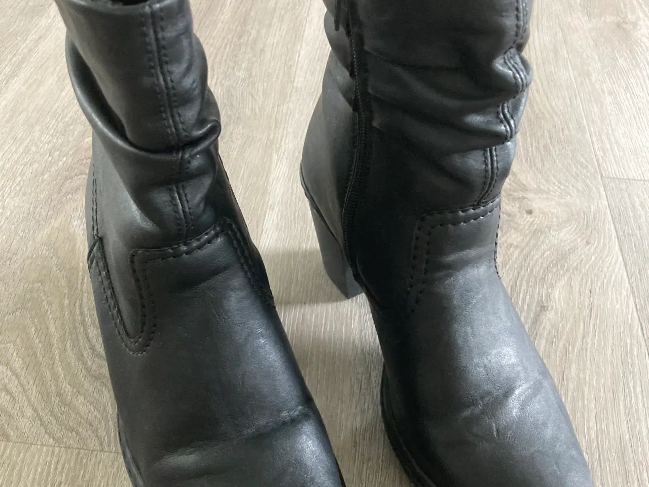 Billede 6 - Sorte Rieker støvler str. 38
