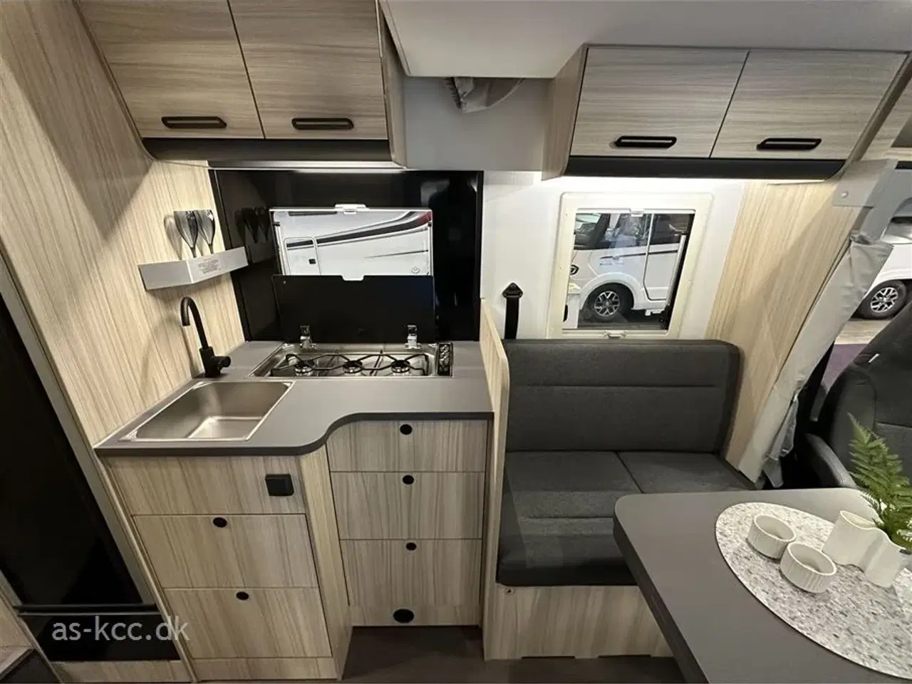 Billede 5 - 2026 - Sun Living S 72 DL Automatgear 165 HK   Ny Sun Living S72 DL Automatgear (Uden hæve sinke seng)