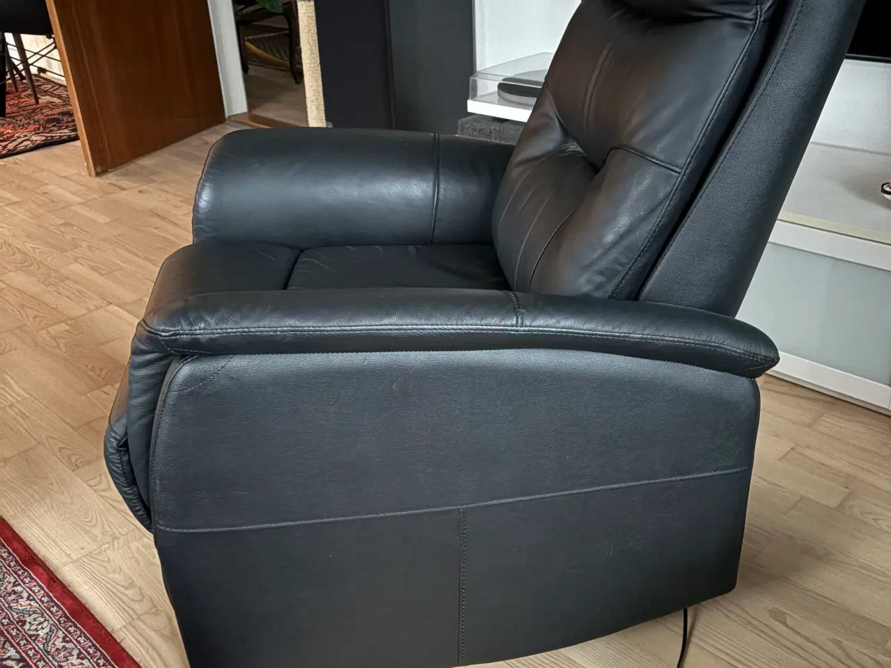 Billede 2 - Sort læder lænestol