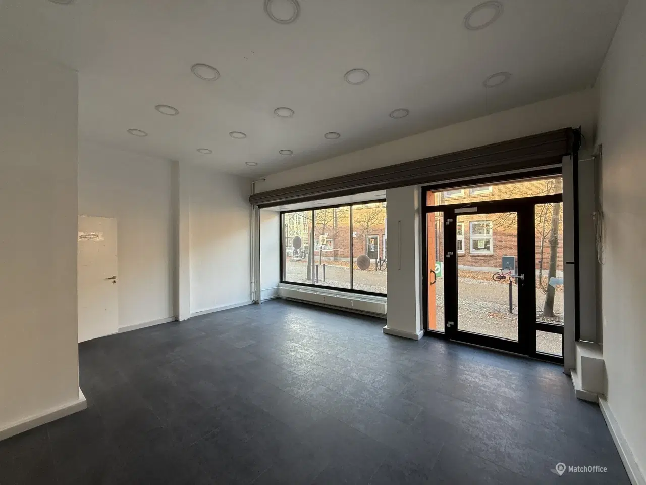 Billede 12 - CENTRALT BELIGGENDE LEJEMÅL PÅ CENTRUMGADEN UDLEJES