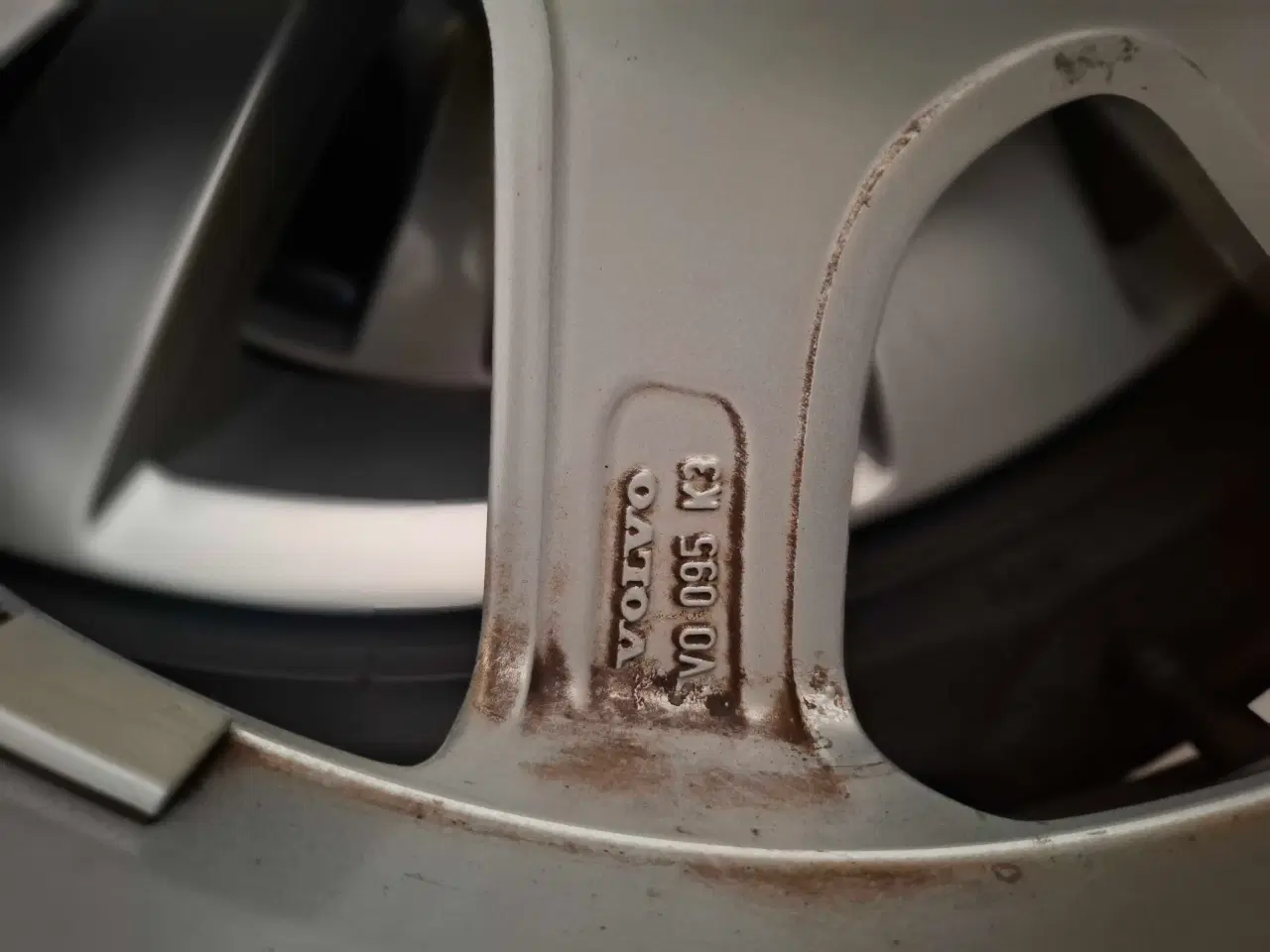 Billede 5 - Alufælge Pandora Volvo sommerdæk 17"