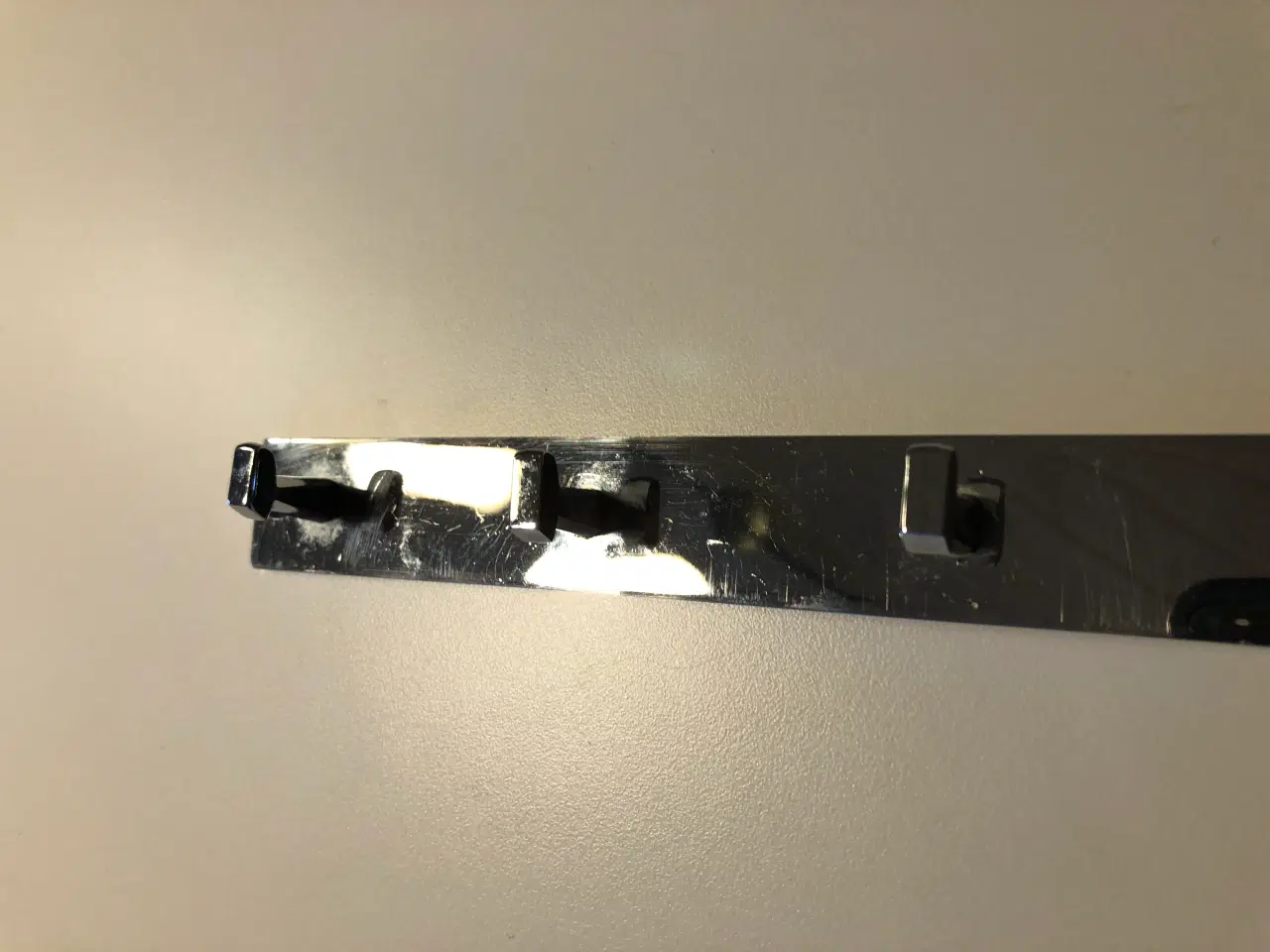 Billede 4 - Forkromet knagerække 32 cm