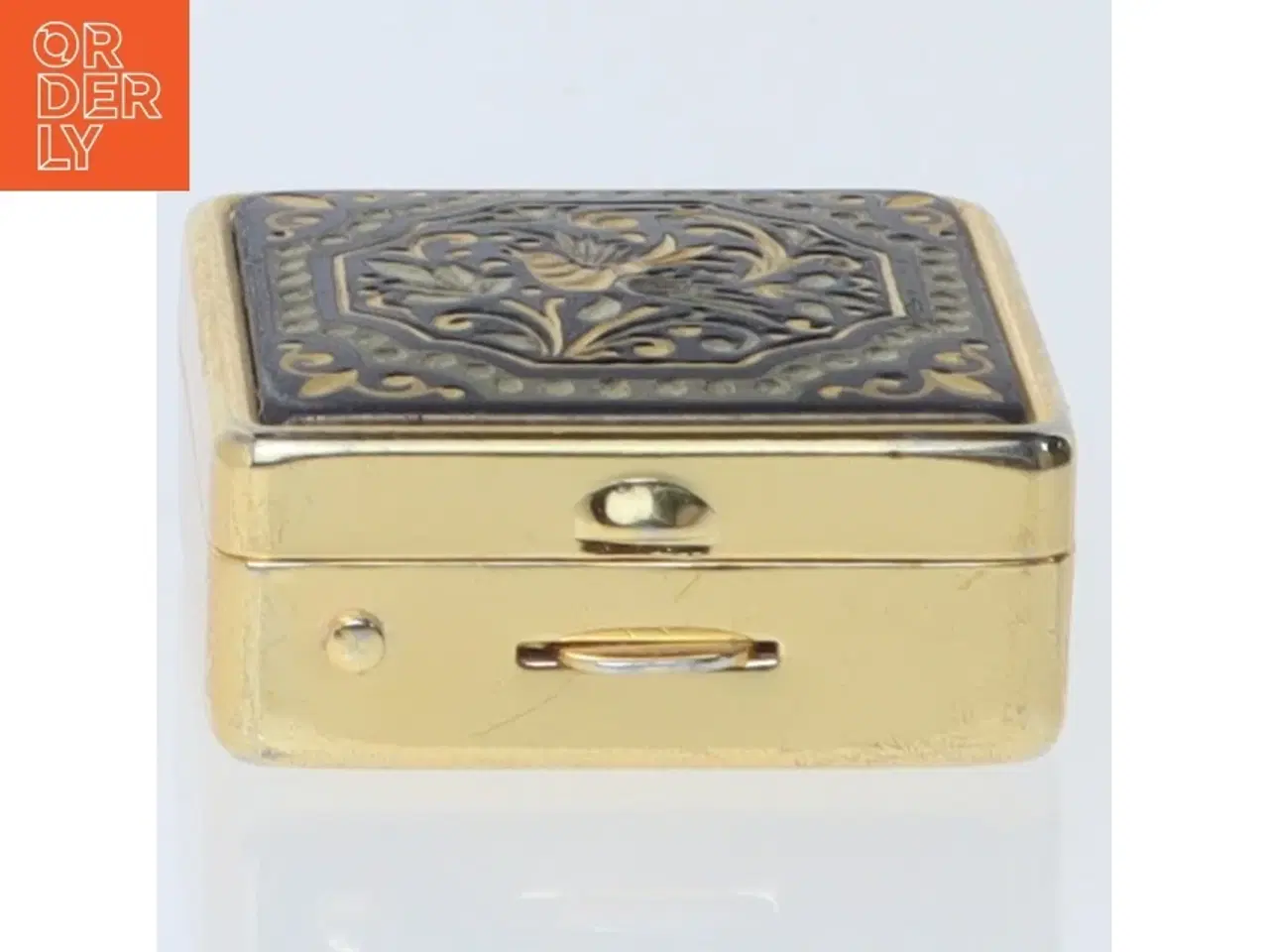 Billede 1 - Lille dekorativt pilleæske (str. 1x2,5x2,5 cm)