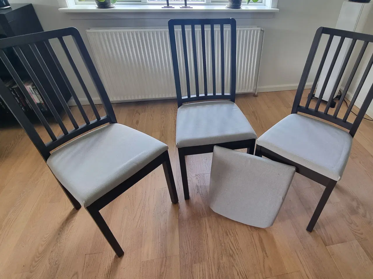 Billede 1 - 3 stk. spisebords stole fra Ikea - Ekedalen i mørk