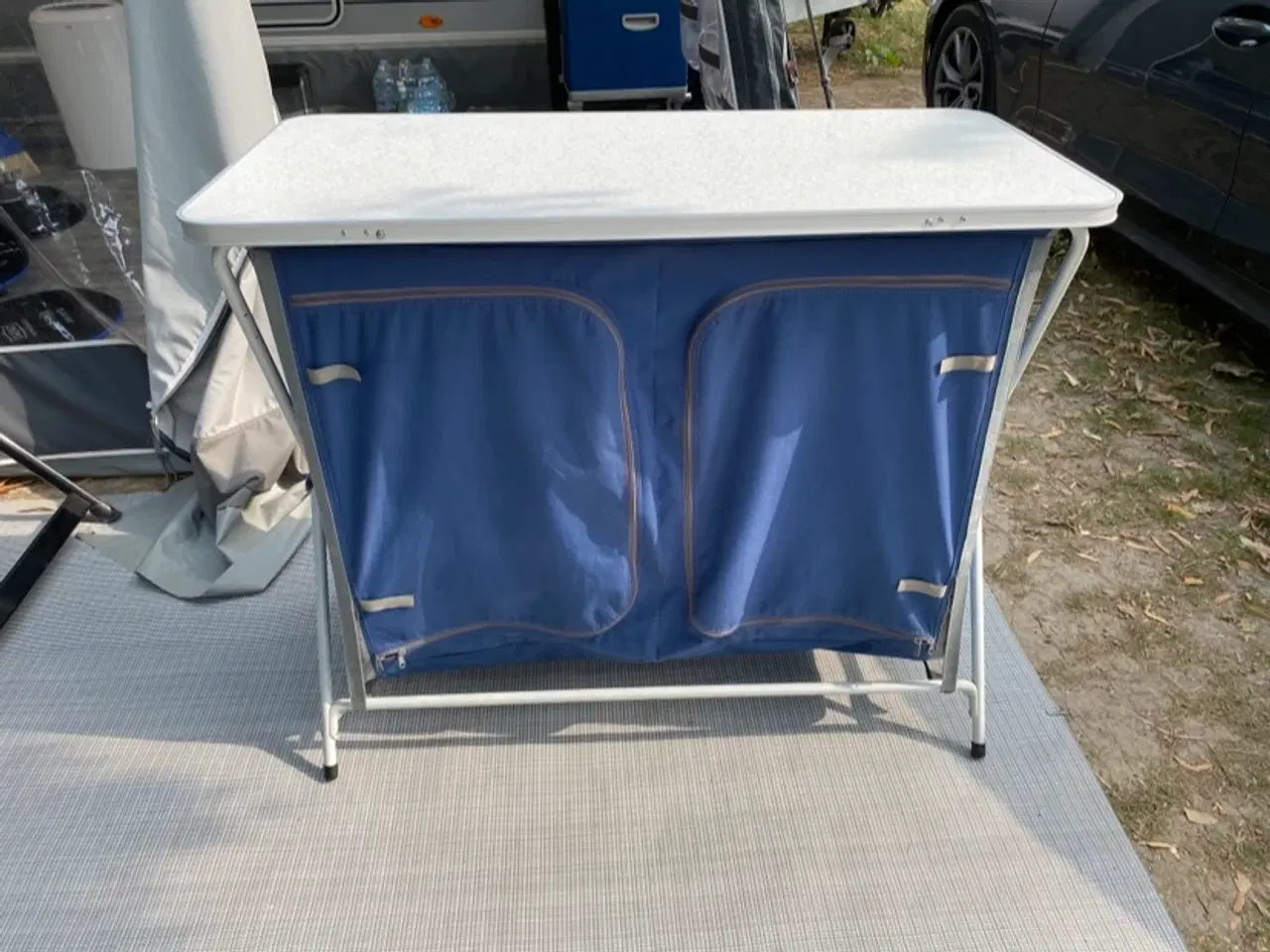 Billede 1 - Camp Forever camping skab med bordplade