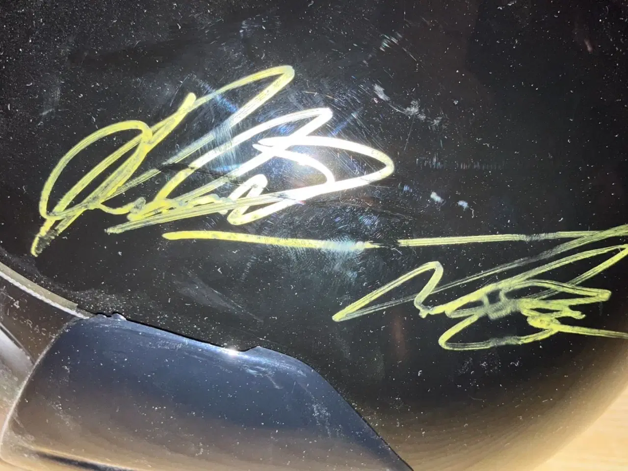 Billede 2 - Hjelm til bl.a. knallert